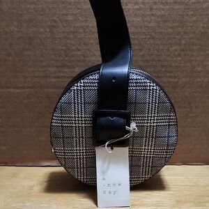 a new day Black and White Plaid Round Wristlet Clutch